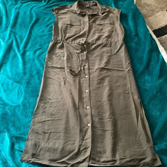 Old Navy Dresses & Skirts - Old Navy- gently used woman’s dress